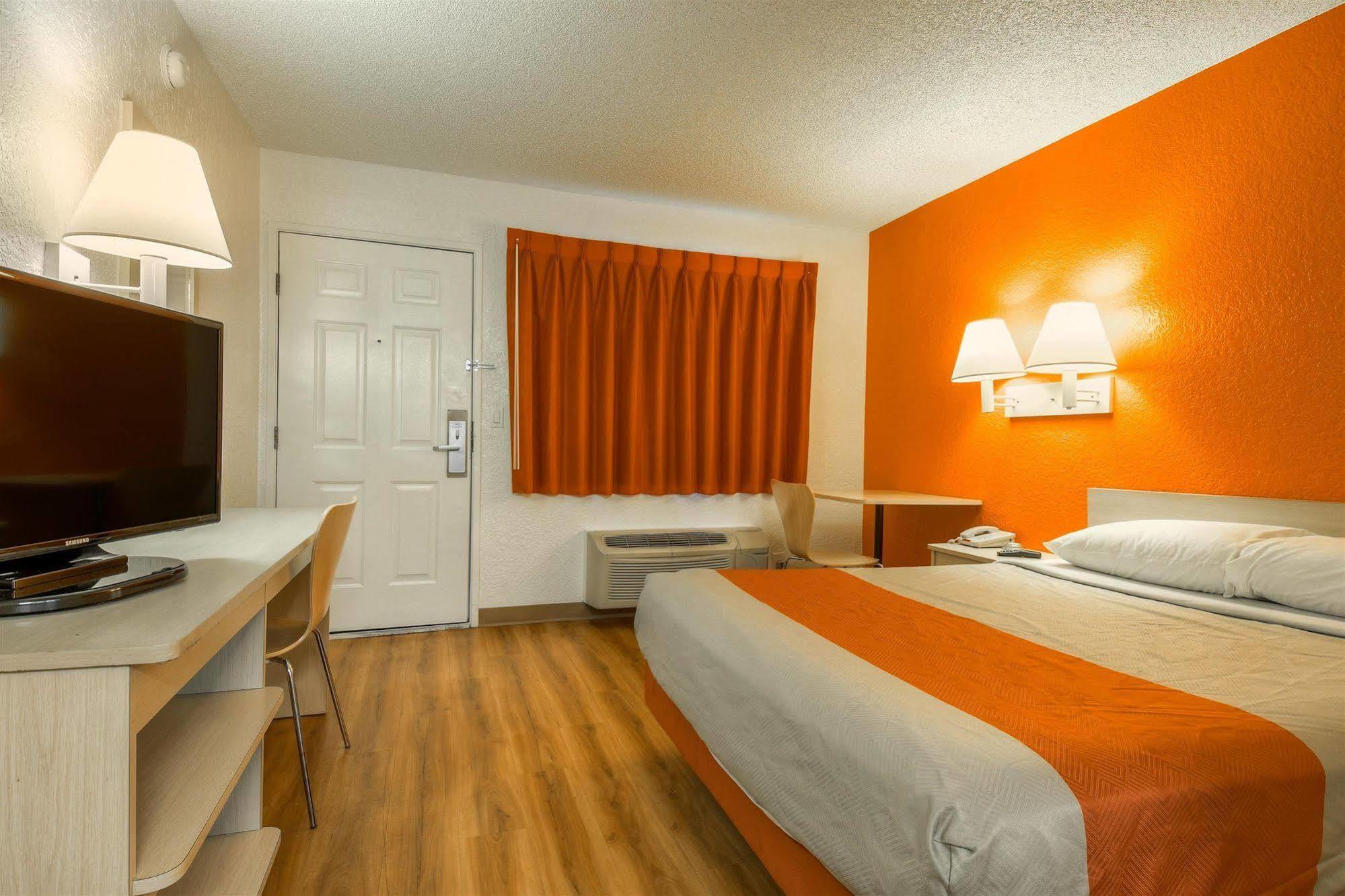 Motel 6-Norwalk, Ca - Los Angeles Esterno foto