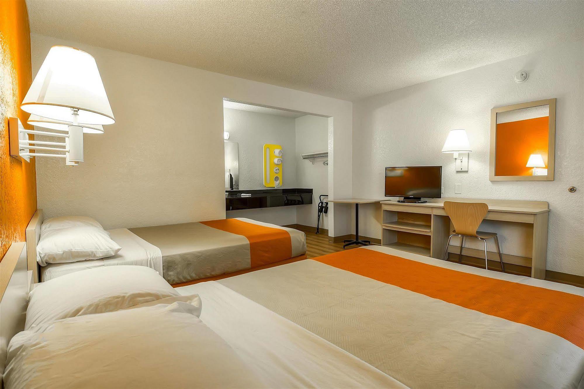 Motel 6-Norwalk, Ca - Los Angeles Esterno foto