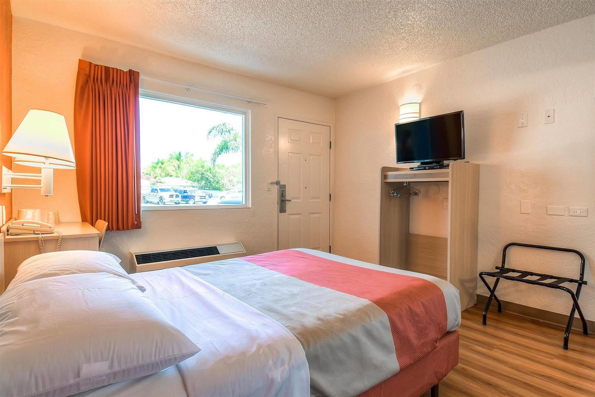 Motel 6-Norwalk, Ca - Los Angeles Esterno foto